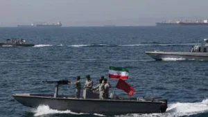 होर्मुज खाडीत भयंकर घडतंय, अमेरिकेने सुरू केला खेळ, धक्कादायक माहिती, थेट उतरवले…